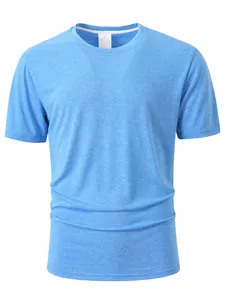 Vue de face d'un t-shirt homme bleu clair chiné en coton et lin à col rond.