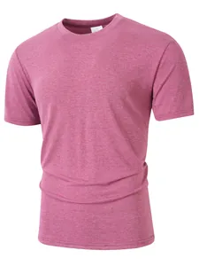 Vue détaillée de la texture du t-shirt respirant pour hommes en coton et lin rose chiné
