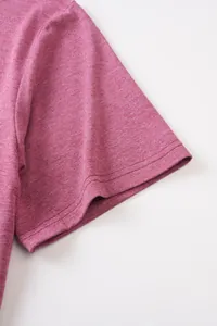 Détail de la manche d'un t-shirt homme en coton et lin respirant avec double couture