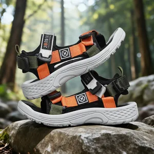Sportliche Outdoor-Sandalen für Kinder mit Klettverschluss in leuchtendem Orange und Grün