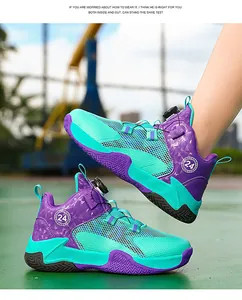 Vista detallada de la zapatilla de baloncesto de malla transpirable para niños con hebilla