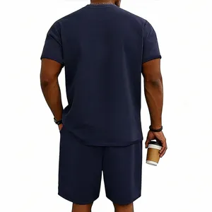 Conjunto de camiseta y pantalones cortos azul marino para hombre verano