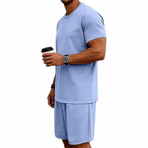 Conjunto de verano para hombre azul claro de manga corta y pantalón corto detalle