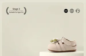 Detailansicht von beigen Leder-Lauflernschuhen für Babys mit geschlossenem Zehenbereich