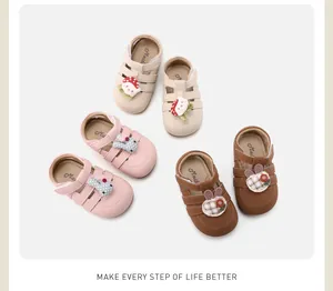 Loopschoentjes voor meisjes in roze, beige en bruin met schattige dierenpatches set