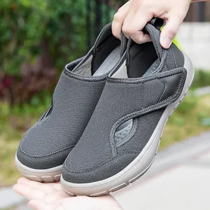 Chaussures de Marche Élargies pour Personnes Âgées Légères Respirantes en Maille Fly-knit Hommes Femmes Velcro Antidérapantes