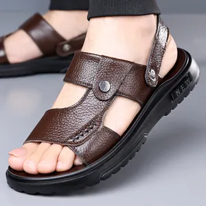 Braune Leder-Sandalen für Herren mit weicher, rutschfester Sohle und Dual-Use.