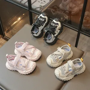 Sandalias de Malla con Punta Cerrada para Niños y Niñas Transpirables de Verano Deportes Casuales Zapatos de Suela Blanda con Cierre de Velcro Exterior