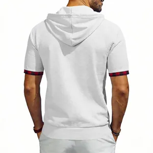Vue arrière du sweat à capuche blanc pour hommes avec texture gaufrée et poignets à carreaux