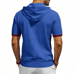 Vue arrière d'un t-shirt à capuche bleu pour homme en maille gaufrée avec carreaux