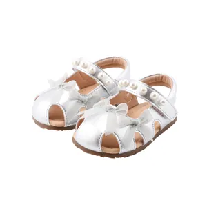 Silberne Baby-Sandalen für Mädchen mit Perlen und Schleife, weiche rutschfeste Sohle