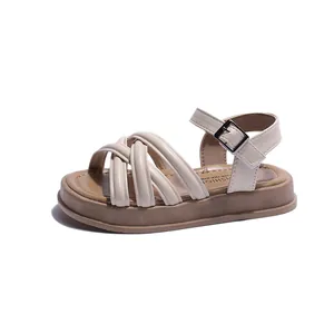 Sandales romaines beiges pour filles avec semelles souples et brides croisées pour l'été