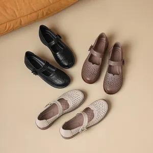 Breathable hollow-out Mary Jane shoes for women with vintage floral detail