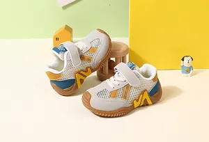Baskets en maille respirante pour enfants avec semelles souples et brides réglables