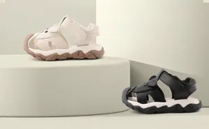 Sandales de sport épaisses pour tout-petits avec bandes velcro et semelles antidérapantes