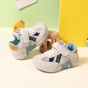Chaussures de sport respirantes en mesh pour enfants avec semelles souples