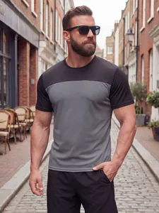 Detailansicht des atmungsaktiven Herren-T-Shirts mit Rundhalsausschnitt