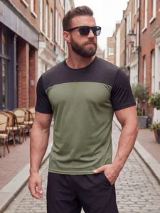 Herren Sport T-Shirt mit Farbblock-Design in Schwarz und Olivgrün für den Freizeitlook