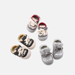 Modische rutschfeste Kleinkind-Sneaker für Jungen und Mädchen in mehreren Farben