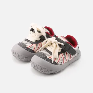 Atmungsaktive Mesh-Kinder-Turnschuhe mit rutschfester Gummisohle für Kleinkinder