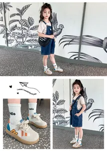 Detailansicht der atmungsaktiven Mesh-Sneaker für Kleinkinder mit weichen Sohlen.