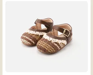 Baby-Sandalen mit weicher Sohle, geflochtenem Design, Spitzenbesatz und Schnallenriemen