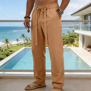 Pantaloni estivi larghi in lino da uomo con coulisse regolabile e tasche laterali.