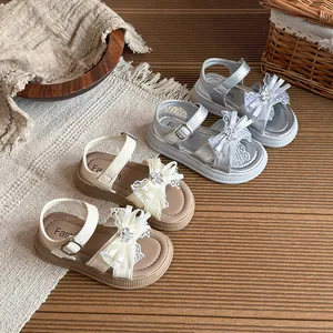 Sandales d'été pour filles avec nœud en strass et dentelle, design à bout ouvert.