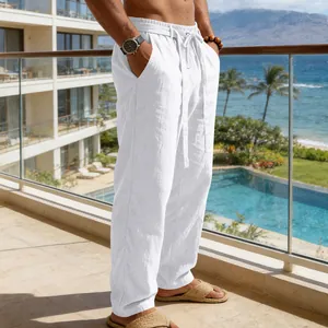 Pantaloni da uomo in lino bianco con coulisse in vita, perfetti per look estivi