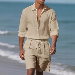 Herren Casual Strandset aus Leinen mit Langarmhemd und Shorts in Beige für den Sommer