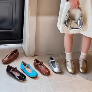 Vintage girls T-strap leather princess shoes in multiple colors for spring and summer