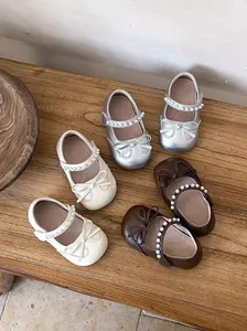Zapatos Mary Jane clásicos para niñas con lazo y correa de perlas en varios colores