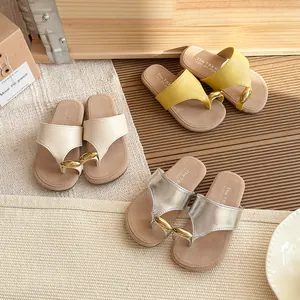 Chanclas de Estilo Coreano para Niñas Suela Suave Antideslizante Sandalias de Playa con Hebilla de Metal Zapatos Casuales de Verano