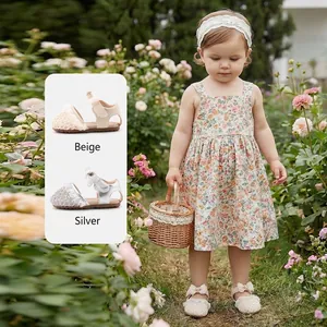 Kleinkinder Sandalen mit Schleife und Spitze in Beige und Silber für den Sommerurlaub