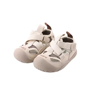 Breathable mesh closed-toe sandals for toddlers aged 1-3 years old, soft sole