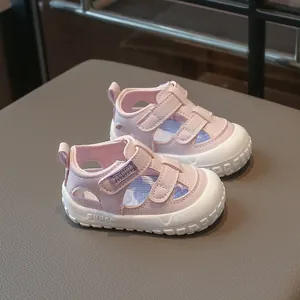 Sandalias de marcha rosas para bebés con malla transpirable y suela blanda antideslizante