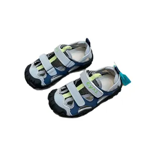 Breathable blue children's closed-toe sandals for outdoor sports and beach adventures