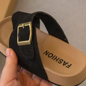 Sandali estivi vintage in pelle scamosciata nera per bambine con plantare e fibbia in metallo