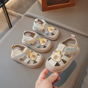 Schattige babysandalen met beer-ontwerp, zachte antislipzool voor peuters 0-3 jaar