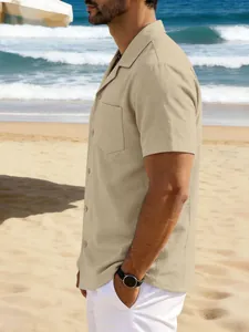 Vue détaillée de profil d'une chemise décontractée en coton et lin beige pour homme