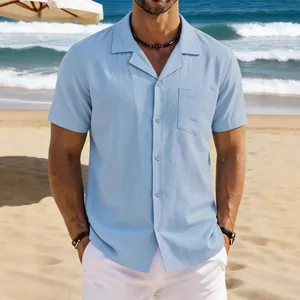 Chemise homme à manches courtes en coton et lin bleu clair avec col cubain pour la plage