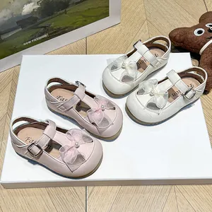 Toddler girls' closed-toe sandals with elegant bow and pearl detail in pink and white