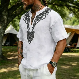 T-shirt homme blanc à col en V et manches courtes avec imprimé nœud celtique en lin