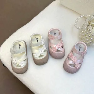 Sandali da Bambina con Fiori 3D a Punta Chiusa Perle Artificiali Suola Morbida Traspirante Scarpe da Principessa per L'estate
