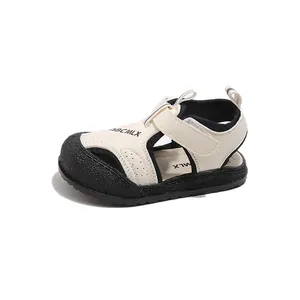 Sandales de marche confortables crème et noir pour tout-petits avec bout fermé
