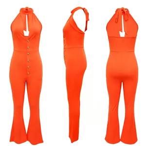 Voor-, zij- en achteraanzicht van levendige oranje halterloze slim-fit jumpsuit