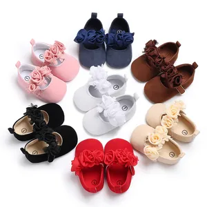 Auswahl an Baby-Prinzessin-Schuhen für Mädchen mit 3D-Blumen und weichen Sohlen
