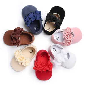 Weiche Baby-Mädchen-Prinzessin-Schuhe mit dekorativen Blumen in vielen Farben