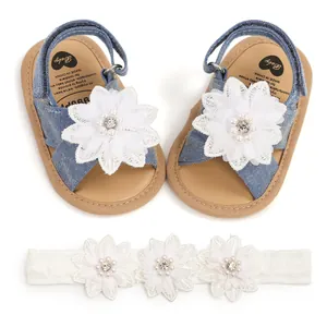Ensemble de sandales à fleurs pour bébé avec bandeau assorti et semelles souples