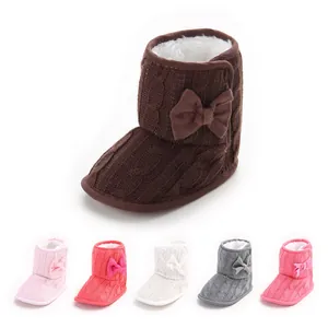 Gestrickte Baby-Winterstiefel mit weicher Sohle und Schleifendekor in verschiedenen Farben